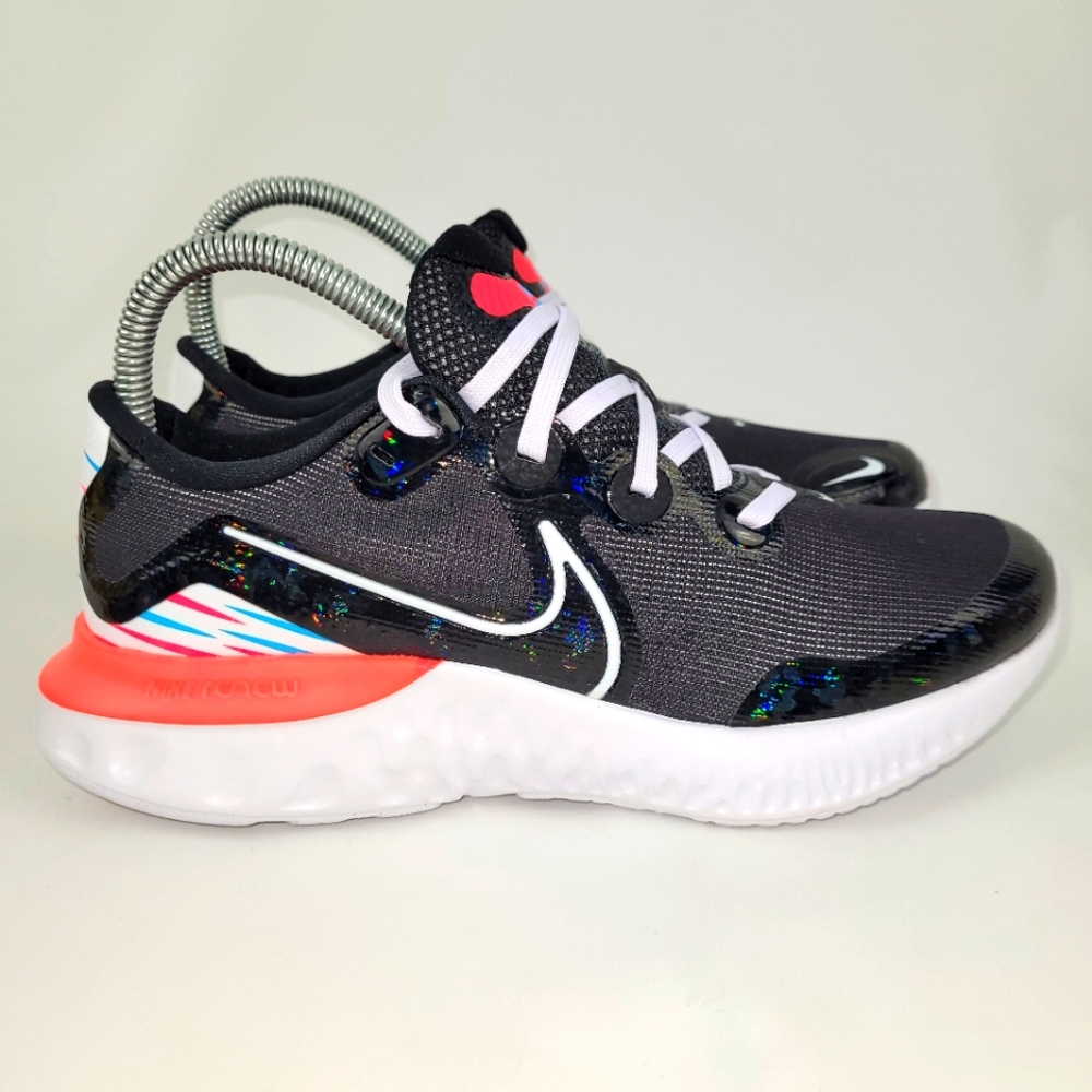 Nike Renew Shoe Black/White/Coral Sneaker CV8990-023 Sz 5.5Y - Womens 7